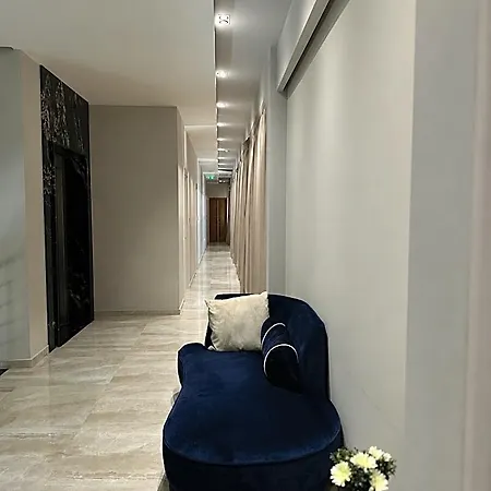 Lord Tirana Hotel 4*