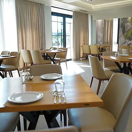 Hotel Lord Tirana Babrru